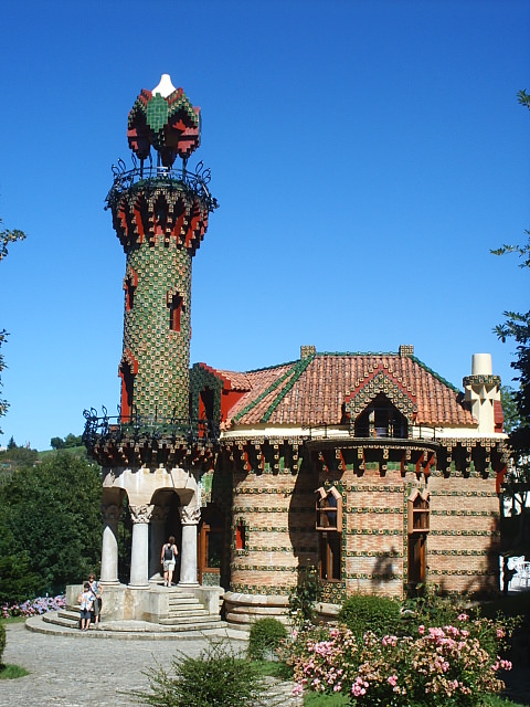 Torre del Capricho de Gaudi