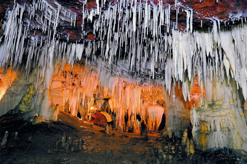 Hombre en la cueva Soplao